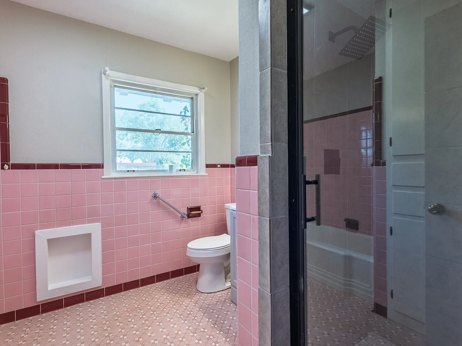 3 bed, 3241 sqft, $3,500 — Photo 3