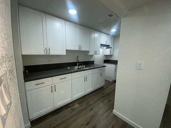 4th image of 438 S Waverly Ln #A