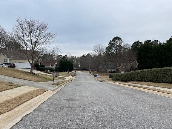 4th image of 405 Virginia Highlands