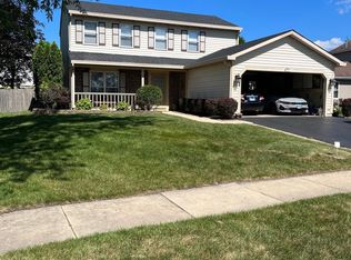 810 Idaho St, Carol Stream, IL 60188