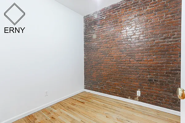 Rented by ERNY LLC | media 7