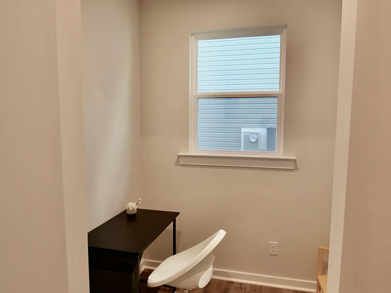 Lockwood Dr — Photo 16