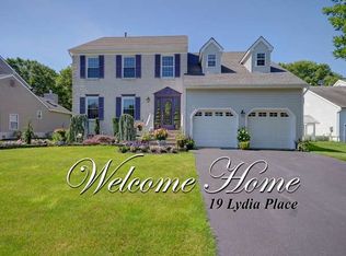 19 Lydia Pl, Port Monmouth, NJ 07758