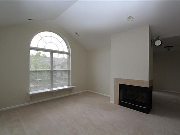 4th image of 3144 Primrose Ln #176