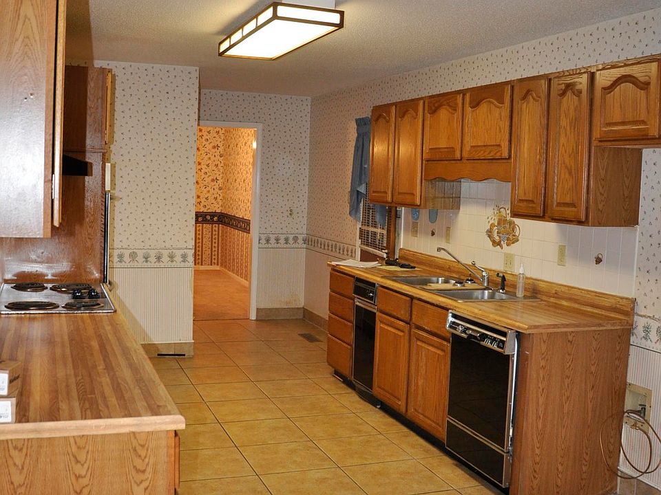 1st image of 7055 Country Oak Dr