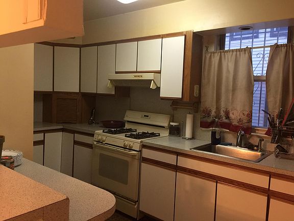 4th image of 8764 133rd St #1