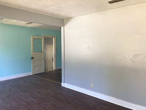 2nd image of 1214 Cole Dr