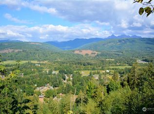 5 Galbraith Rd, Deming, WA 98244