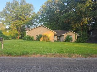 917 Robin Ln, White Oak, TX 75693