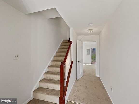 2nd image of 5978 Manorwood Dr