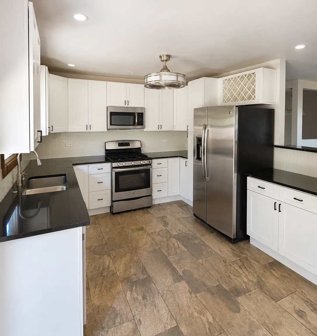 3 bed, 1.5 bath, 1668 sqft, $2,850 — Photo 2