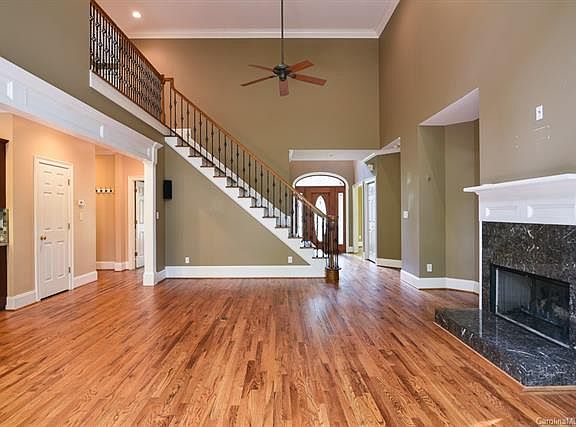 5th image of 112 Shelter Cove Ln