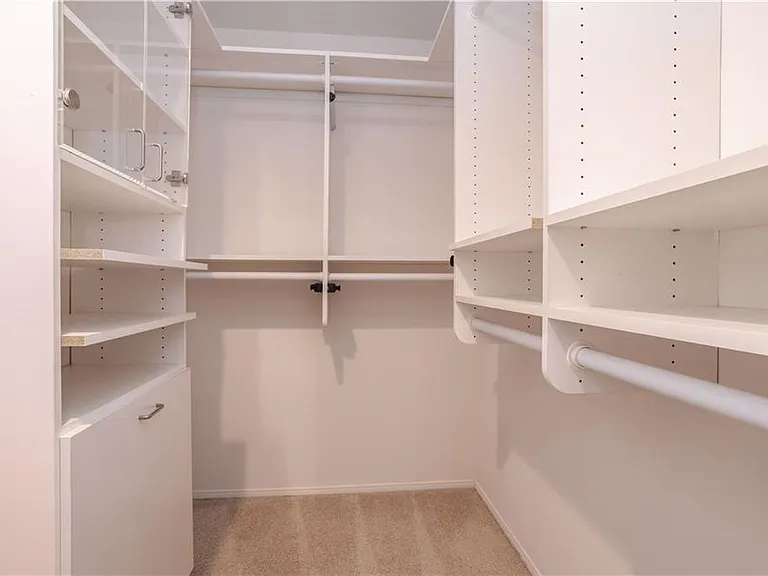 19932 Oakville Ct — Photo 11