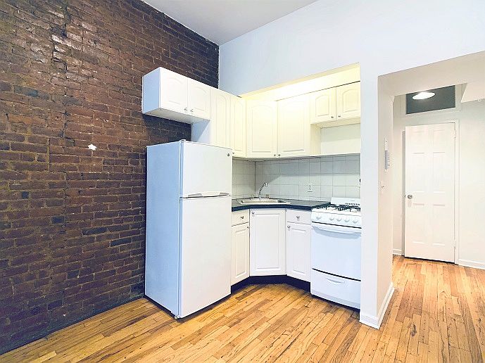 1st image of 419 W 56th St APT 1B