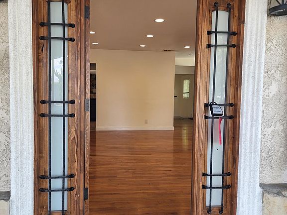 3rd image of 6250 E El Paseo St