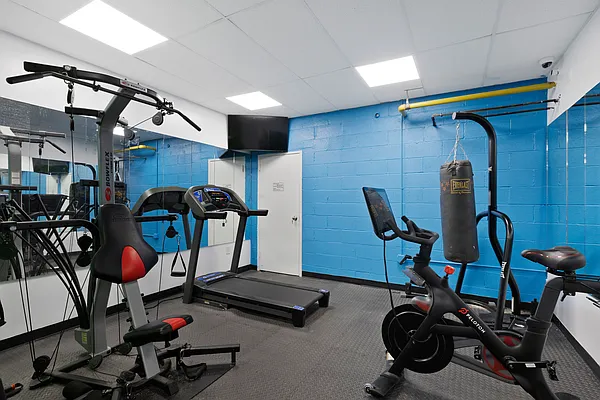 Rented by Bank Neary | media 10