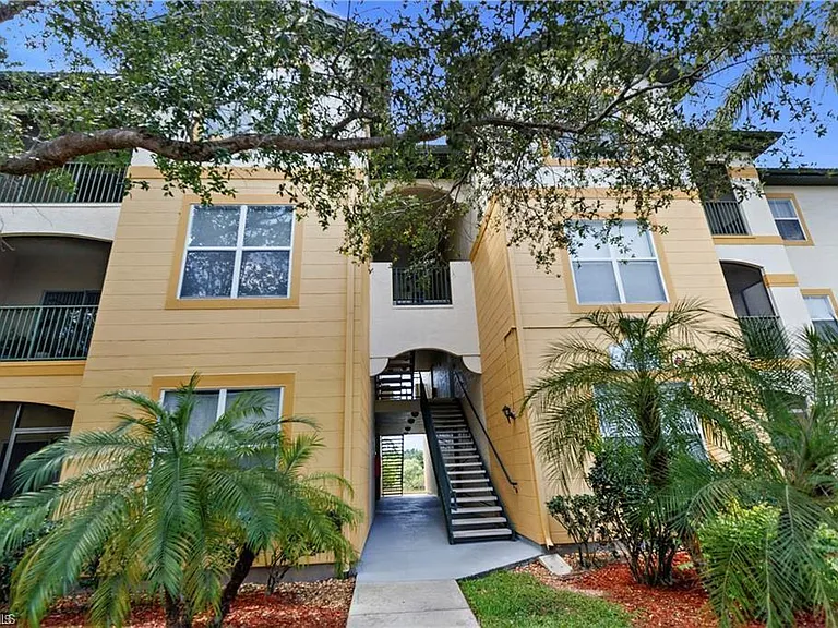 11500 Villa Grand #306 — Photo 2