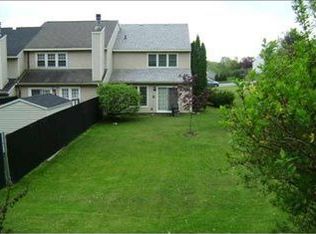 20 Carriage Rd, Clifton Park, NY 12065
