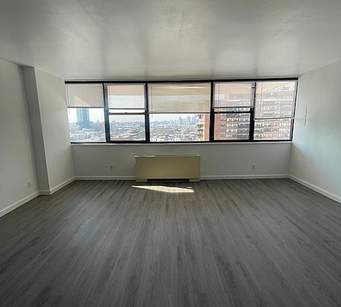 5th image of 270 Marin Blvd APT 18P