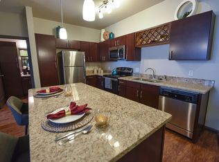 350 Gyorr Ave UNIT 711, South Elgin, IL 60177