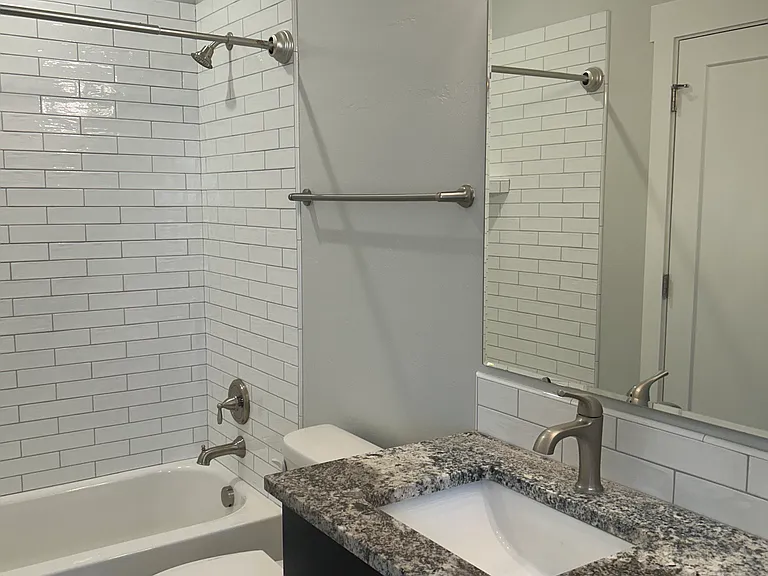 6405 W York St — Photo 13