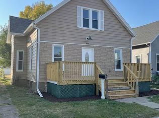 806 8th St SW, Cedar Rapids, IA 52404