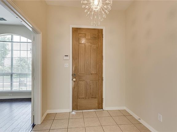 4th image of 6309 Lakewood Dr