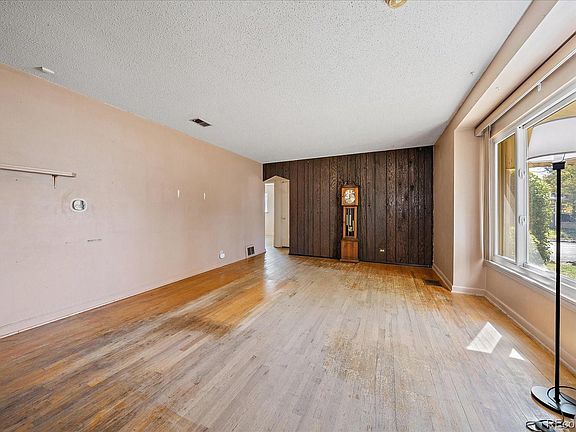 4th image of 1100 Lansing Street