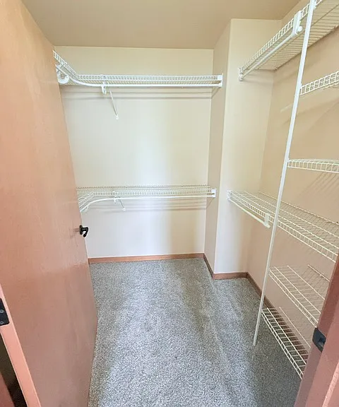 518 NE 85th Cir — Photo 34
