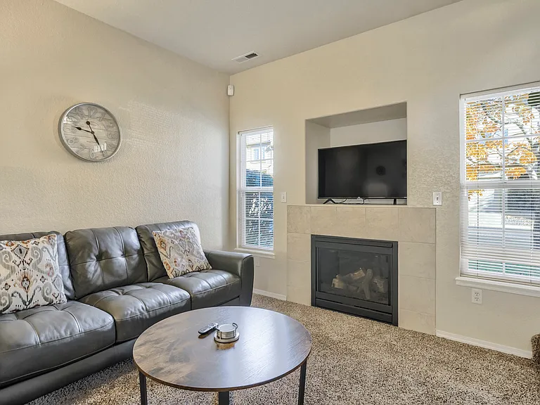 1025 Cheyenne Villas Point — Photo 15