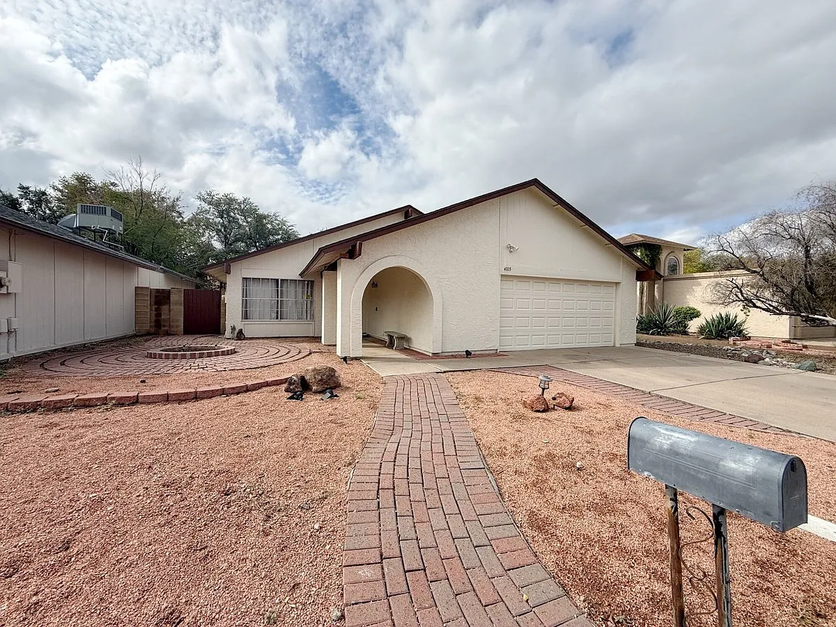 4335 West Julie Drive — Photo 1