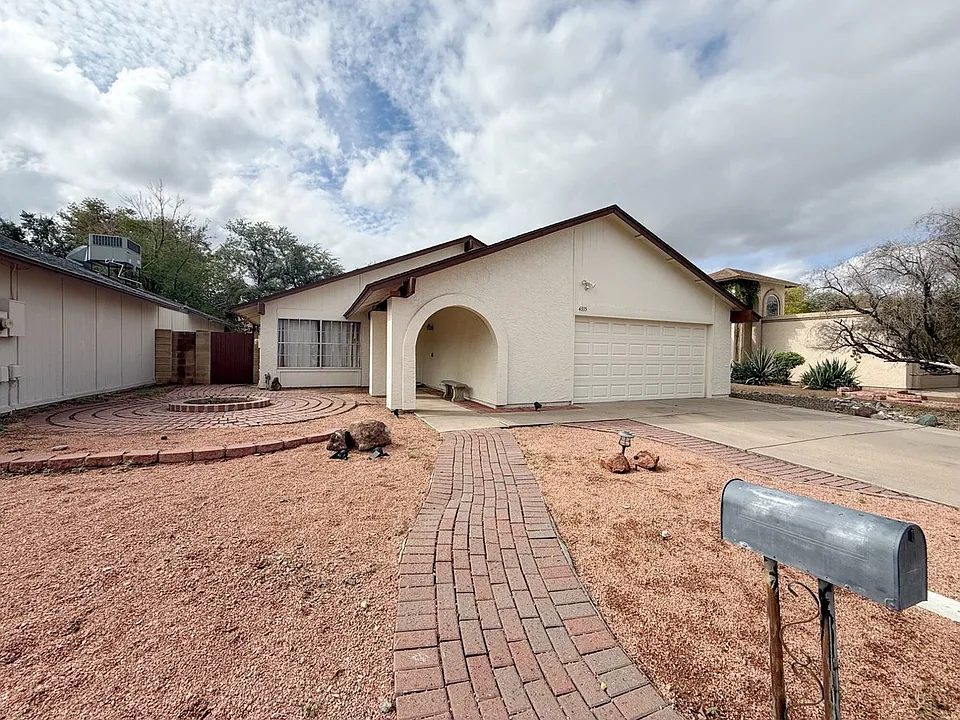 4335 W Julie Dr