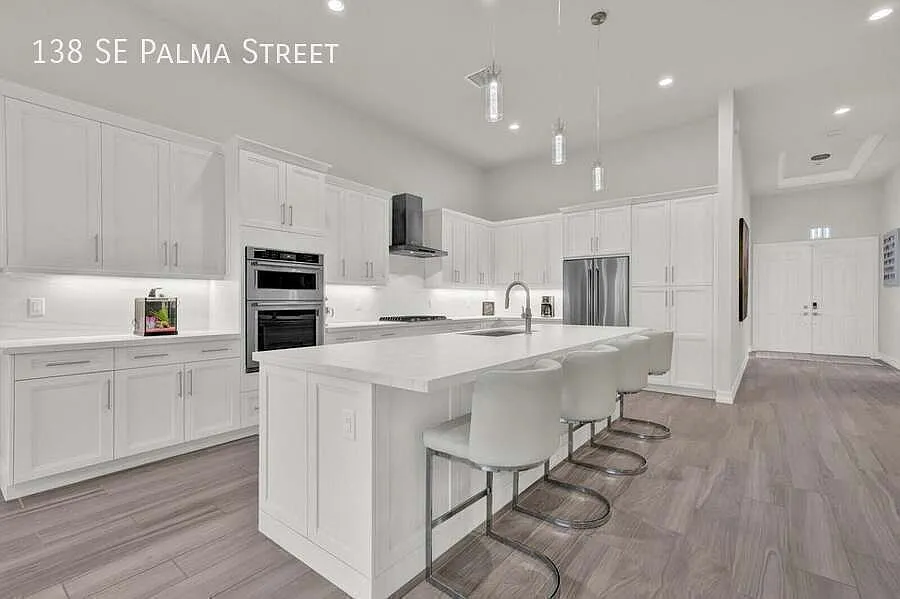 138 SE Palma Street — Photo 4