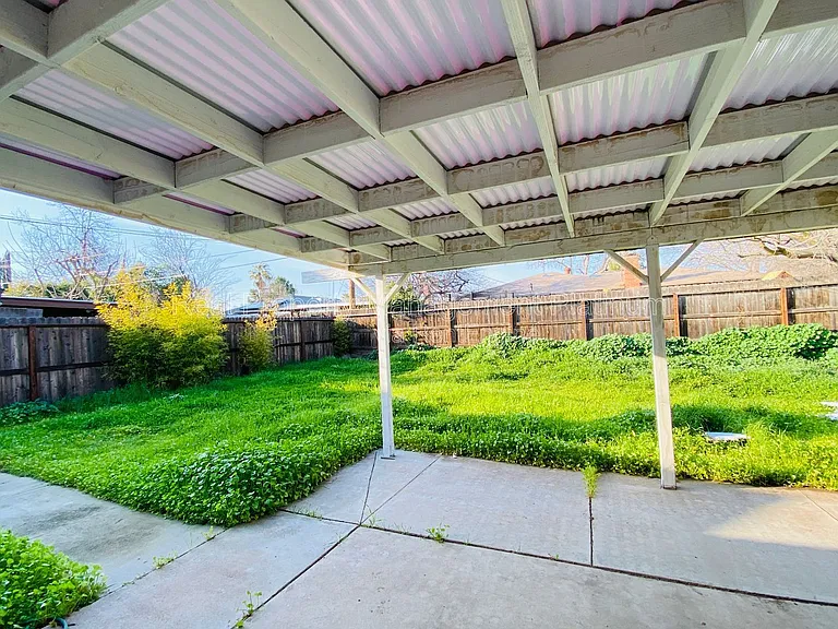 4619 E Indianapolis Ave — Photo 35