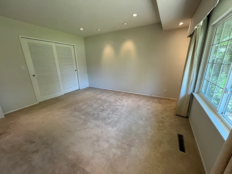 1305 Avalon Dr — Photo 15