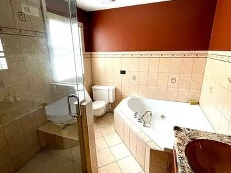 6213 N Milwaukee Ave #2 — Photo 8
