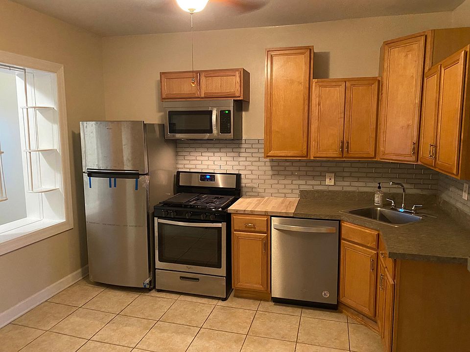 1st image of 3443 W Melrose St #2