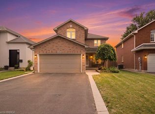 28 Lake St, Grimsby, ON L3M2G7