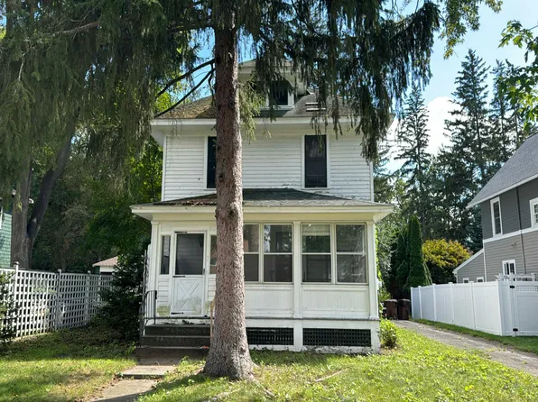 76 Adams Pl, Delmar, NY 12054