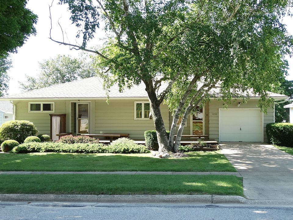 1st image of 1206 J Ave