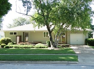 1206 J Ave, Grundy Center, IA 50638