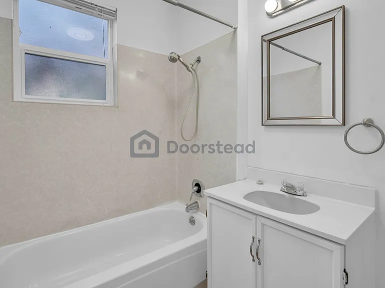5536 38th Ave NE — Photo 28