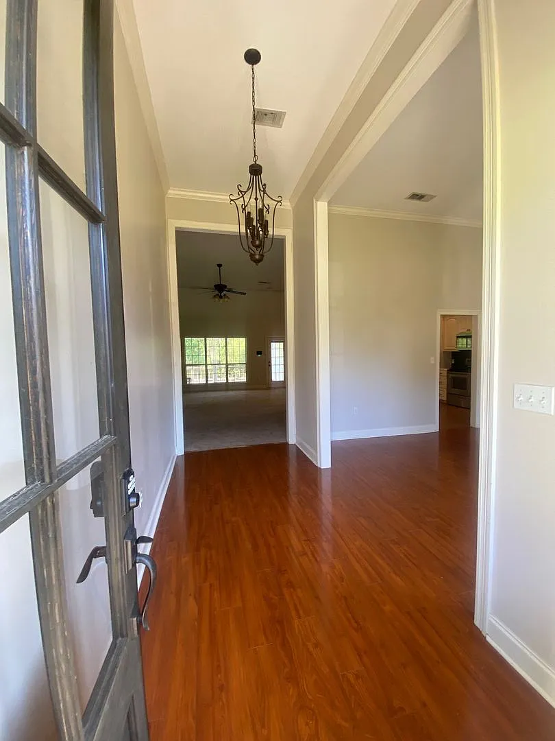 314 Romar Place — Photo 2