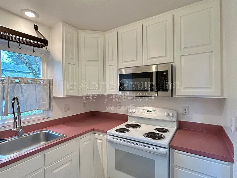 5462 SW Murray Blvd — Photo 7