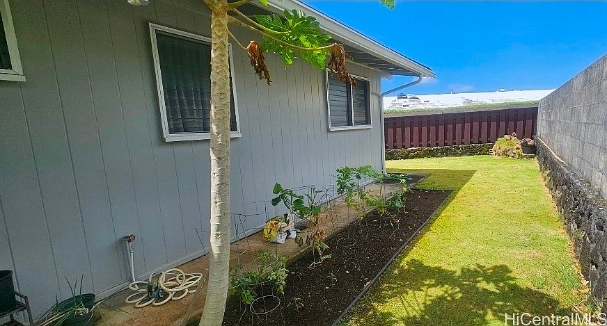 1st image of 3245 Pawaina St