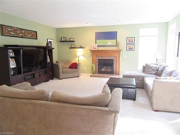 4th image of 4558 Devereux Dr