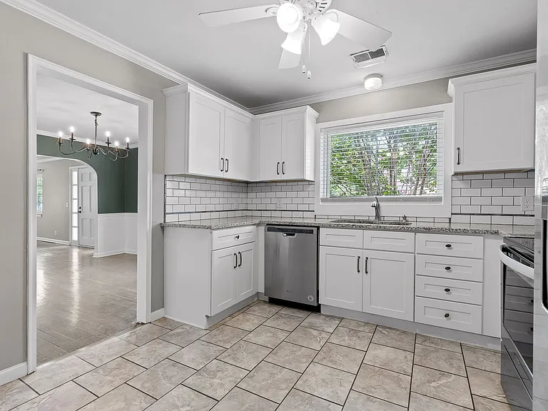 204 Haney Dr — Photo 13