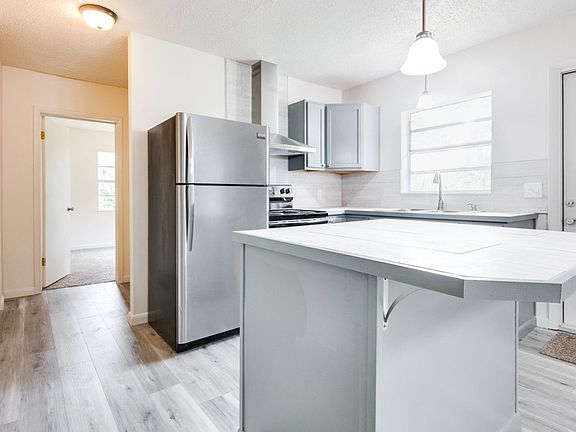 5th image of 228 N Bonnet Ave