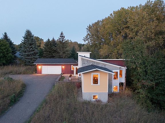 5th image of 6 Robb Farm Rd