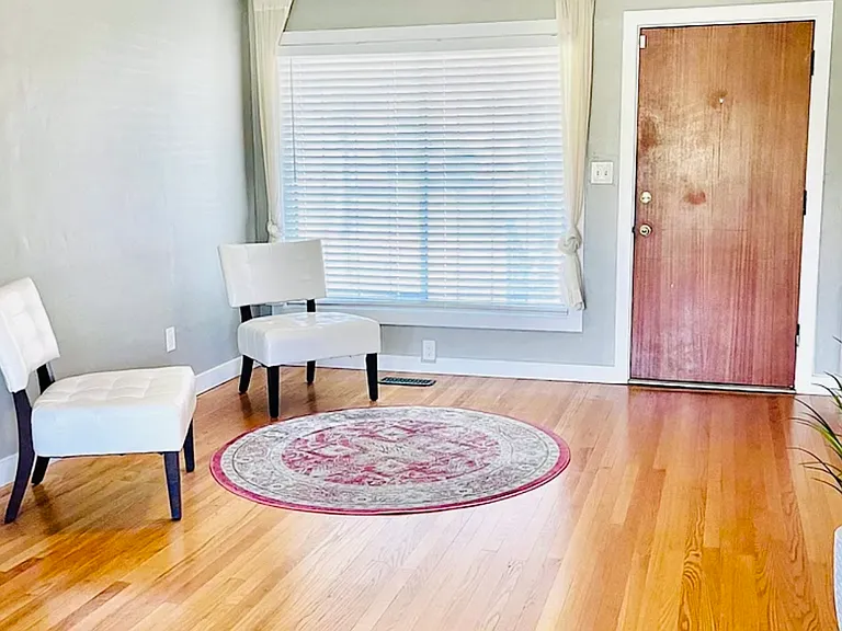 6712 N Ross Ave — Photo 8
